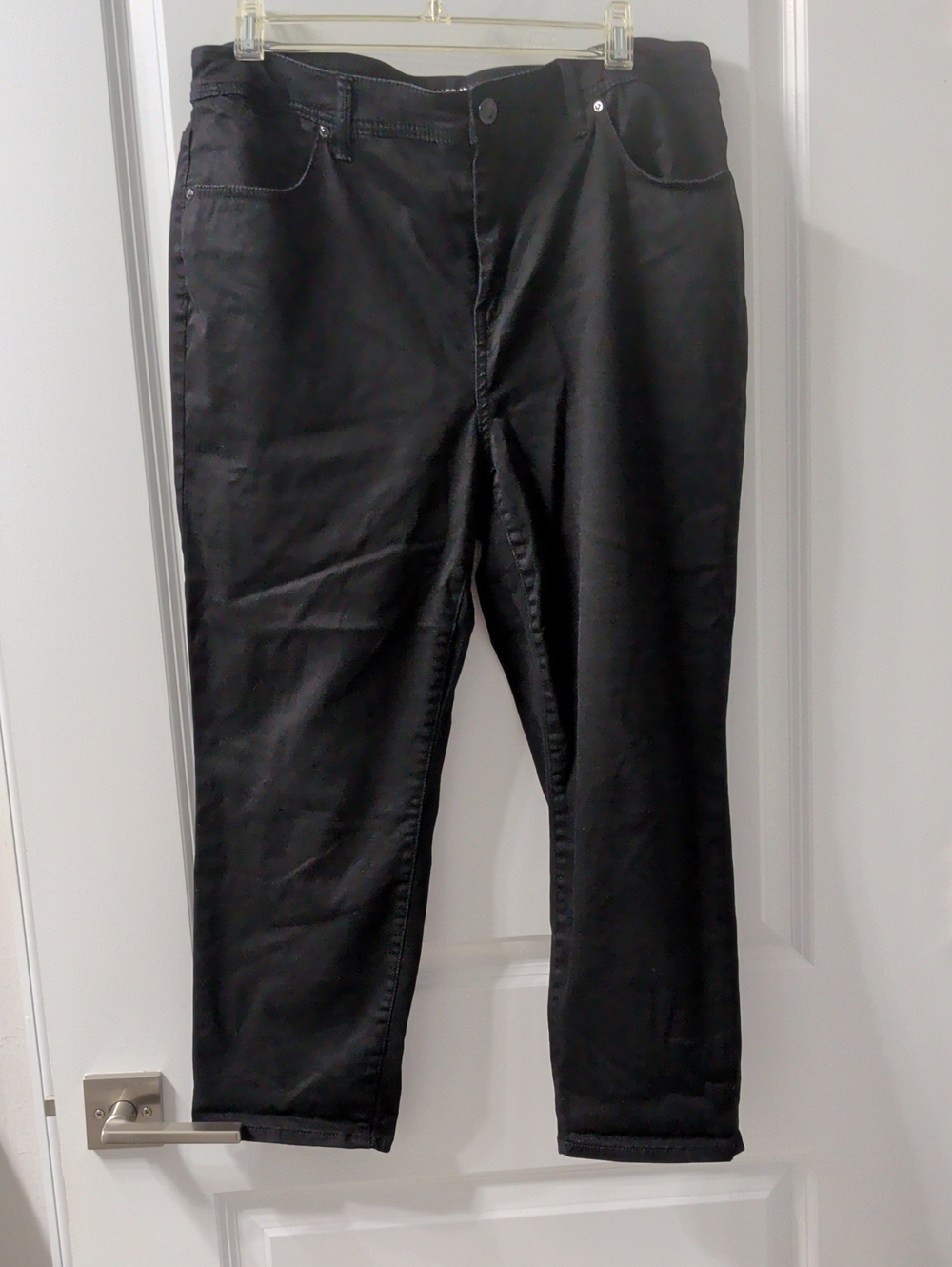 Classic Black Women’s Jeans - Versatile Everyday Fit